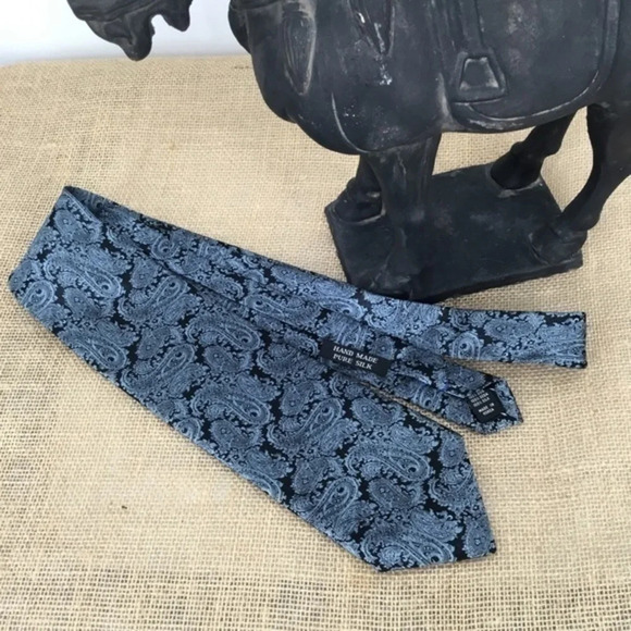 Villini Men’s Hand Made Pure Silk Tie - Picture 3 of 5